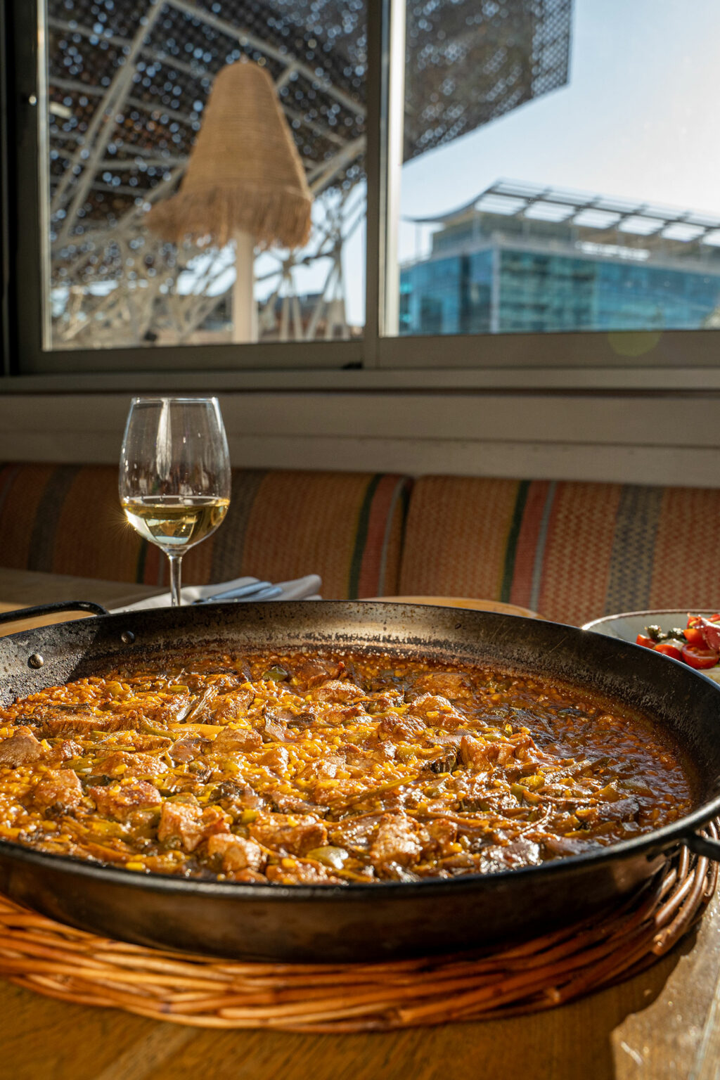 Comer paella Barcelona Restaurante Marina Bay
